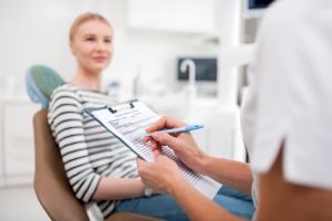 O preenchimento correto da anamnese odontológica é fundamental para uma boa gestão no consultório e no atendimento aos pacientes
